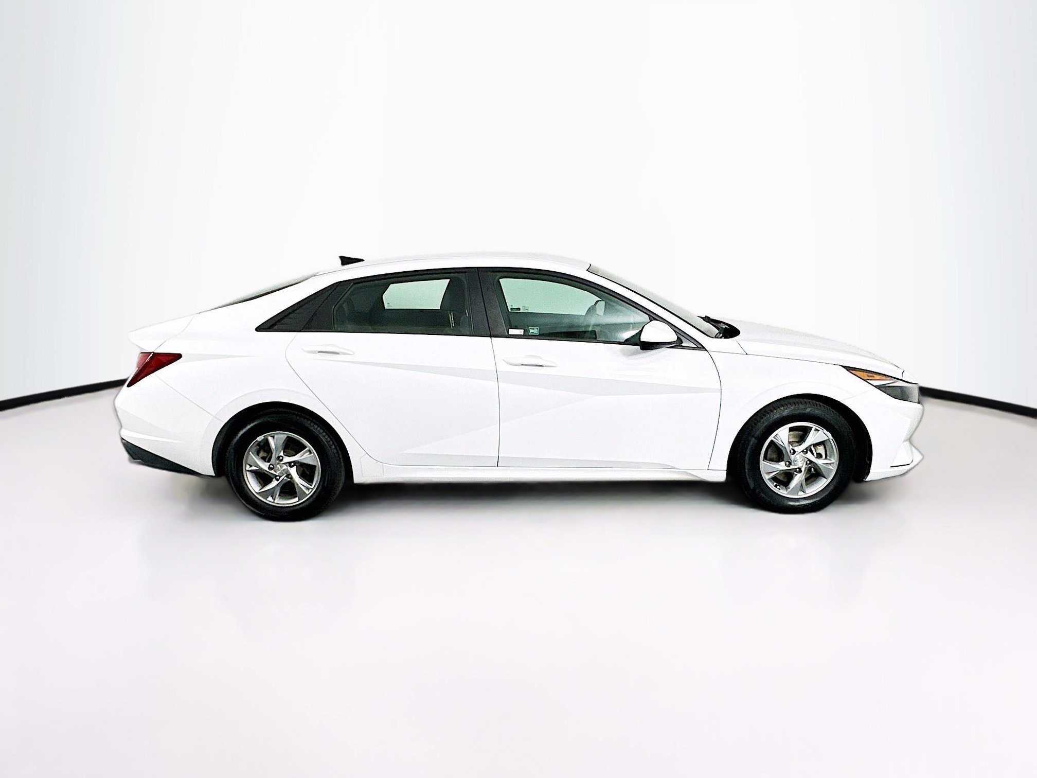 Used 2021 Hyundai Elantra SE image 10