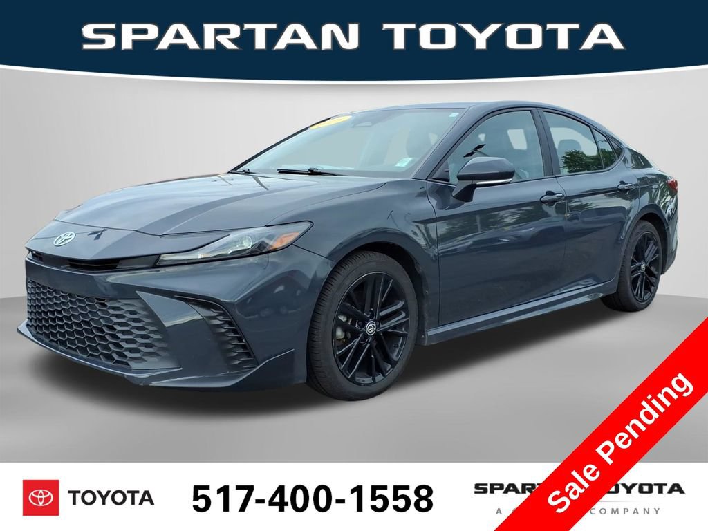 Used 2025 Toyota Camry SE FWD image 1