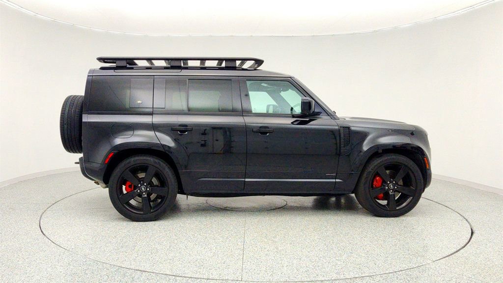 Used 2023 Land Rover Defender 110 X image 4