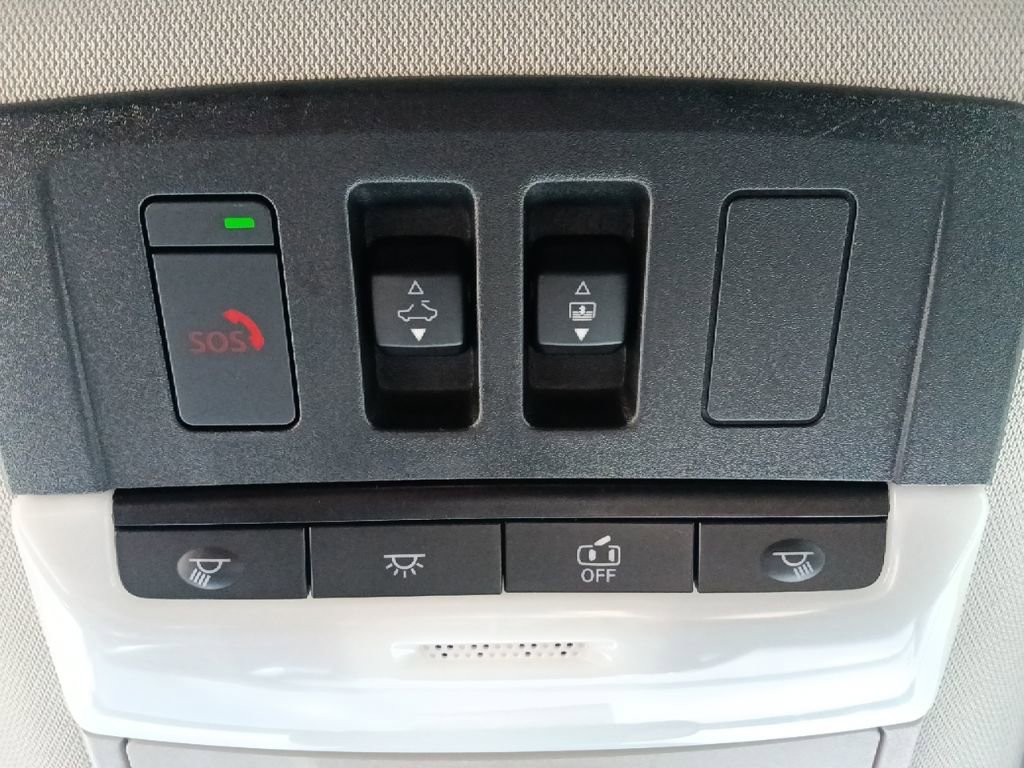 Used 2022 Nissan Pathfinder SV w/ SV Premium Package image 25