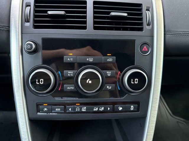 Used 2017 Land Rover Discovery Sport SE image 17