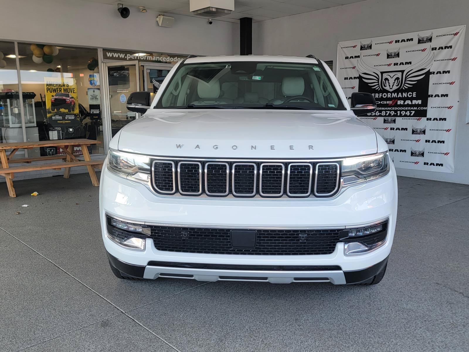 Certified 2023 Jeep Wagoneer L Series II AWD/4WD image 7
