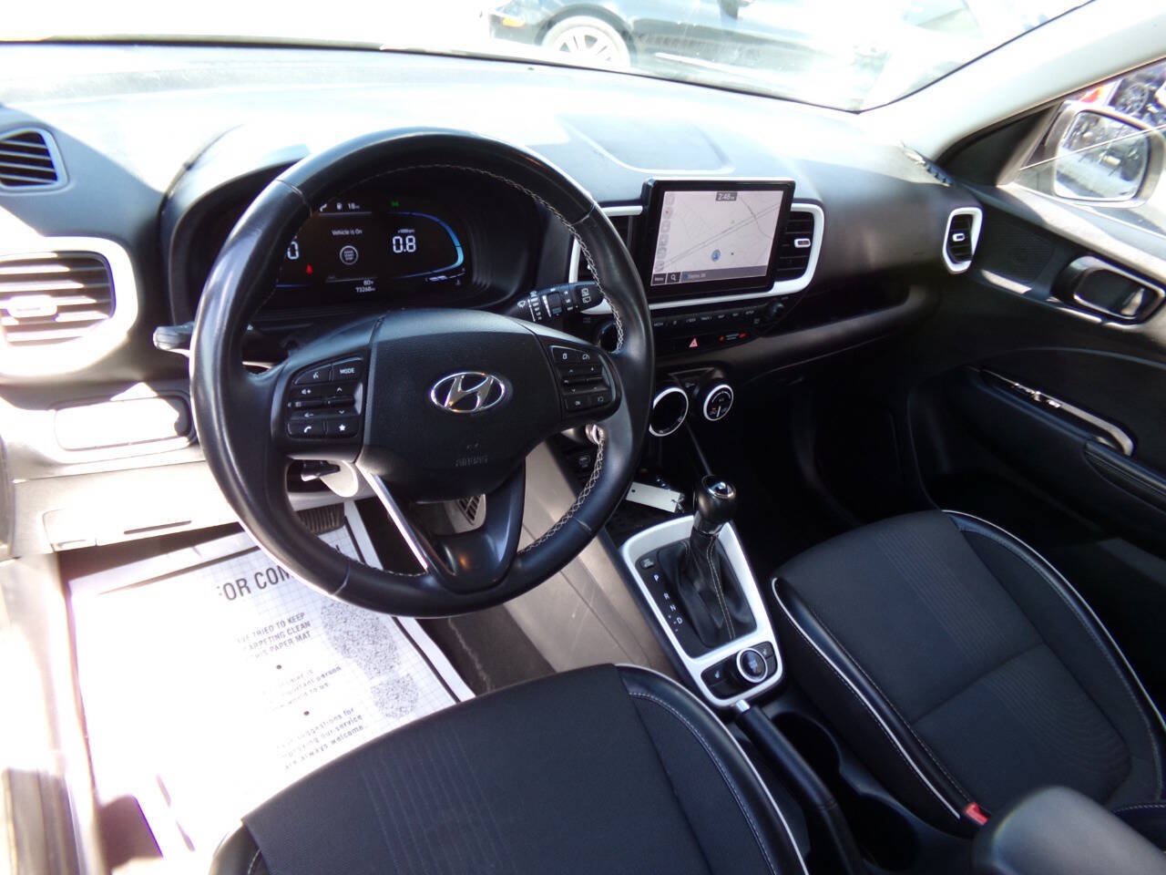 Used 2023 Hyundai Venue Limited FWD image 5