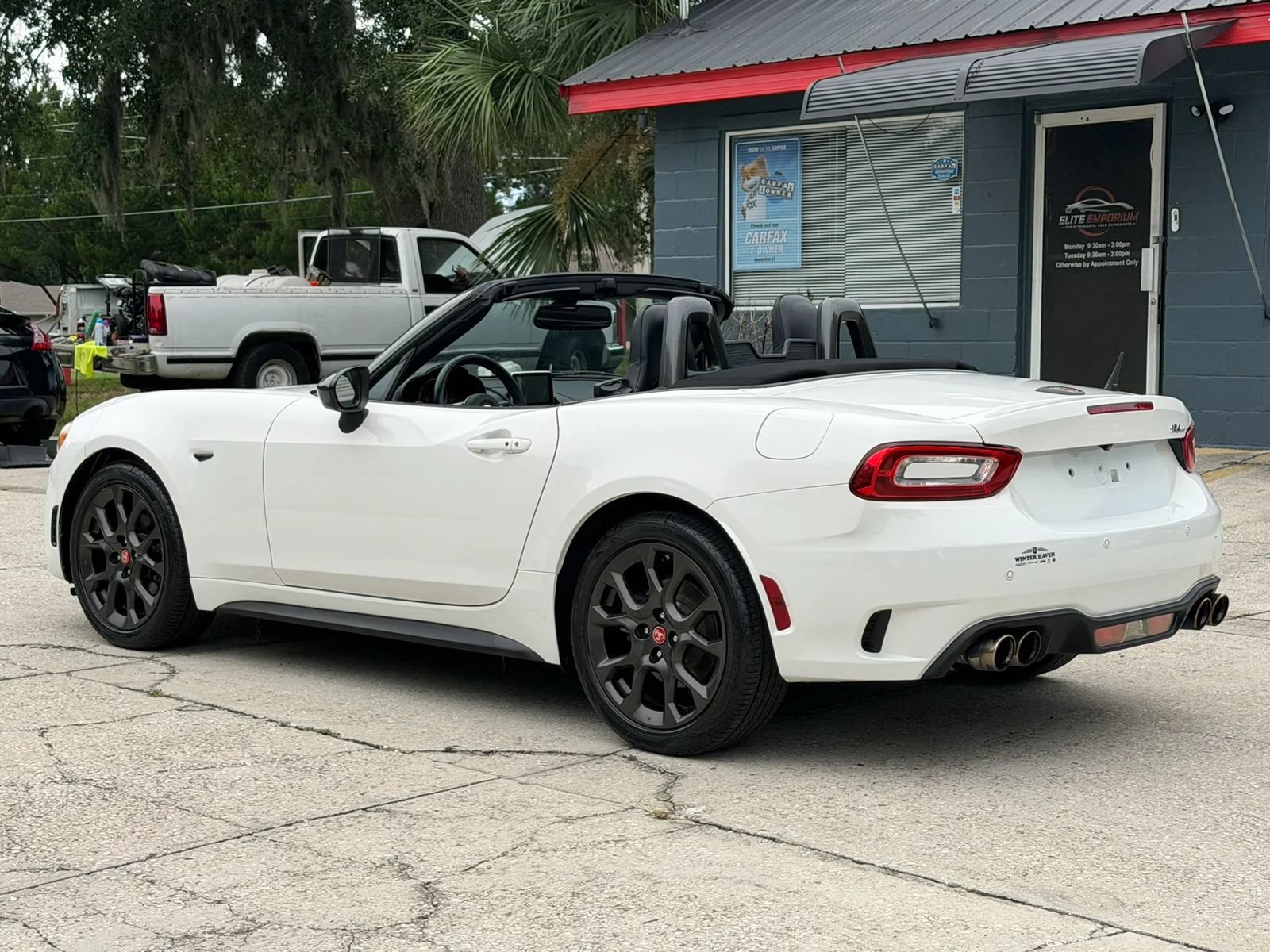 Used 2017 FIAT 124 Spider Abarth RWD image 2