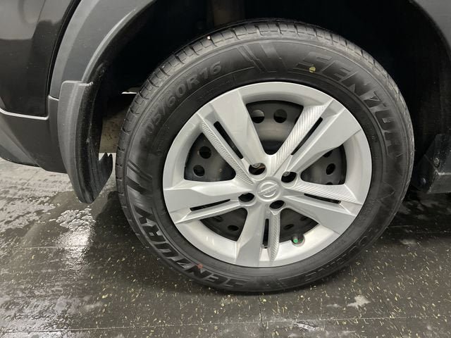 Used 2024 Nissan Kicks S FWD image 31