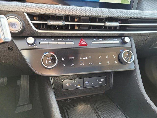 New 2025 Hyundai Sonata Limited image 9