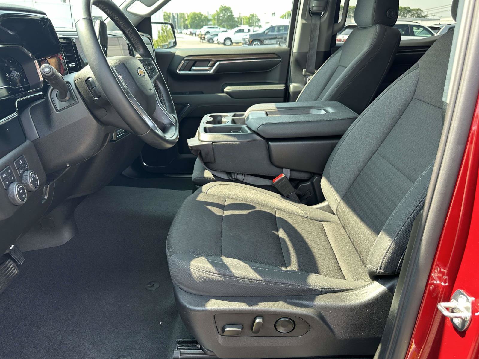 Certified 2024 Chevrolet Silverado 1500 LT w/ Z71 Off-Road Package AWD/4WD image 20