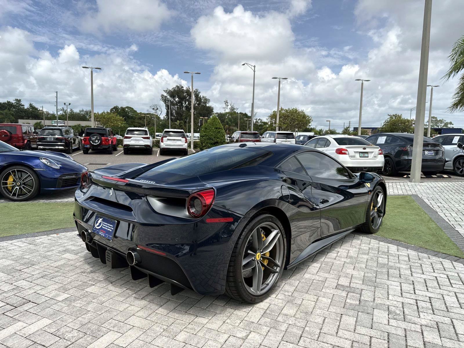 Used 2017 Ferrari 488 GTB RWD image 5
