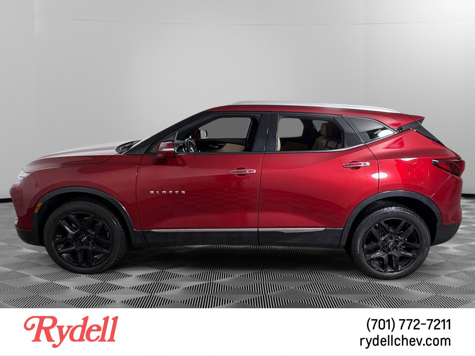 Used 2023 Chevrolet Blazer Premier w/ Driver Confidence II Package AWD/4WD image 2