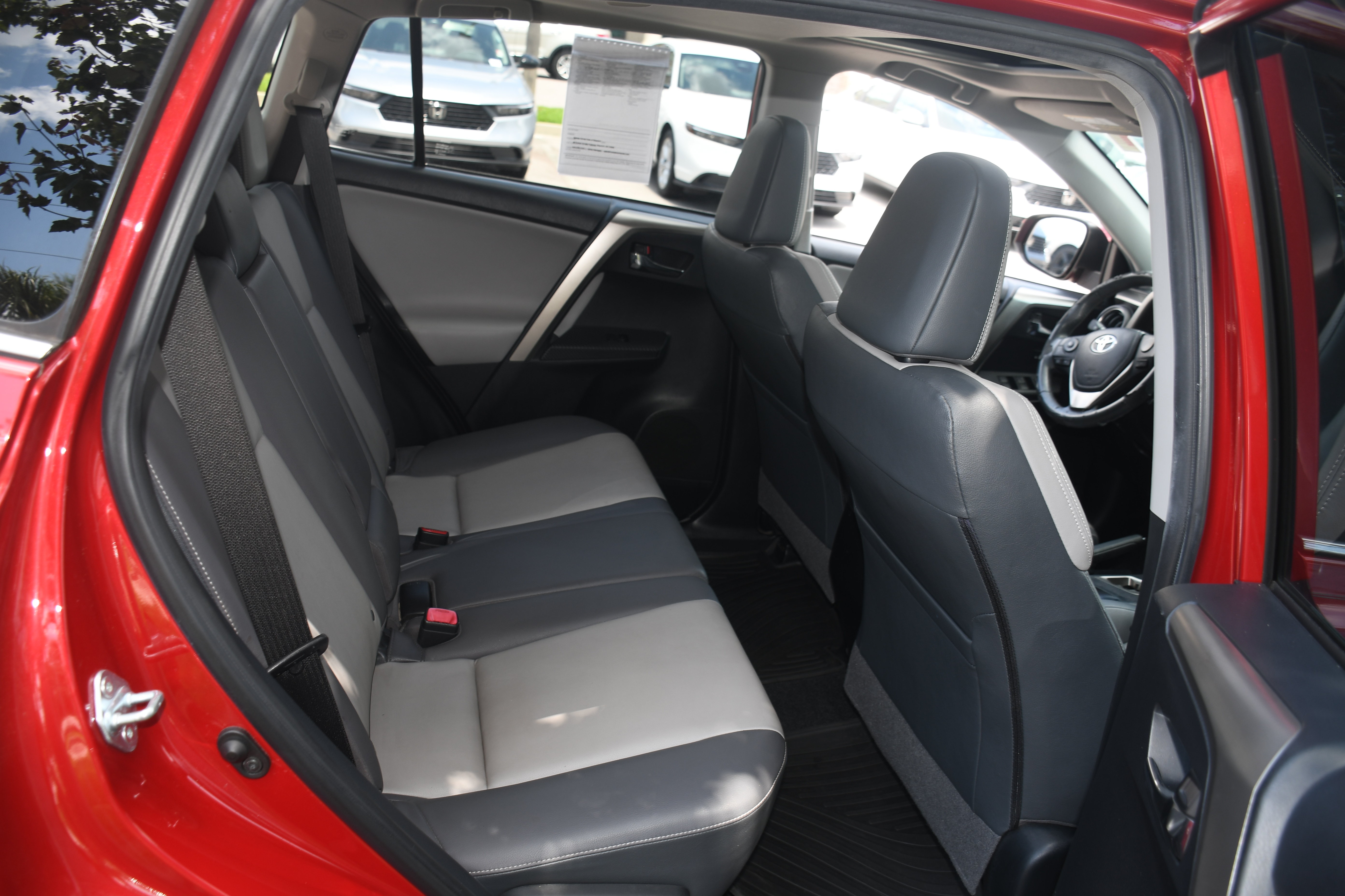 Used 2015 Toyota RAV4 Limited w/ Outdoor Package FWD image 20