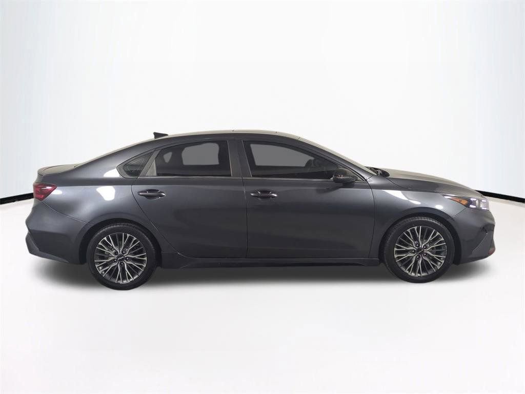 Used 2022 Kia Forte GT-Line w/ GT-Line Premium Package image 4