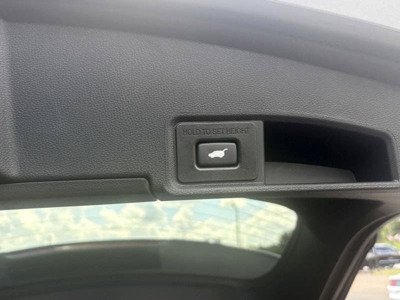 Used 2025 Acura RDX SH-AWD image 38