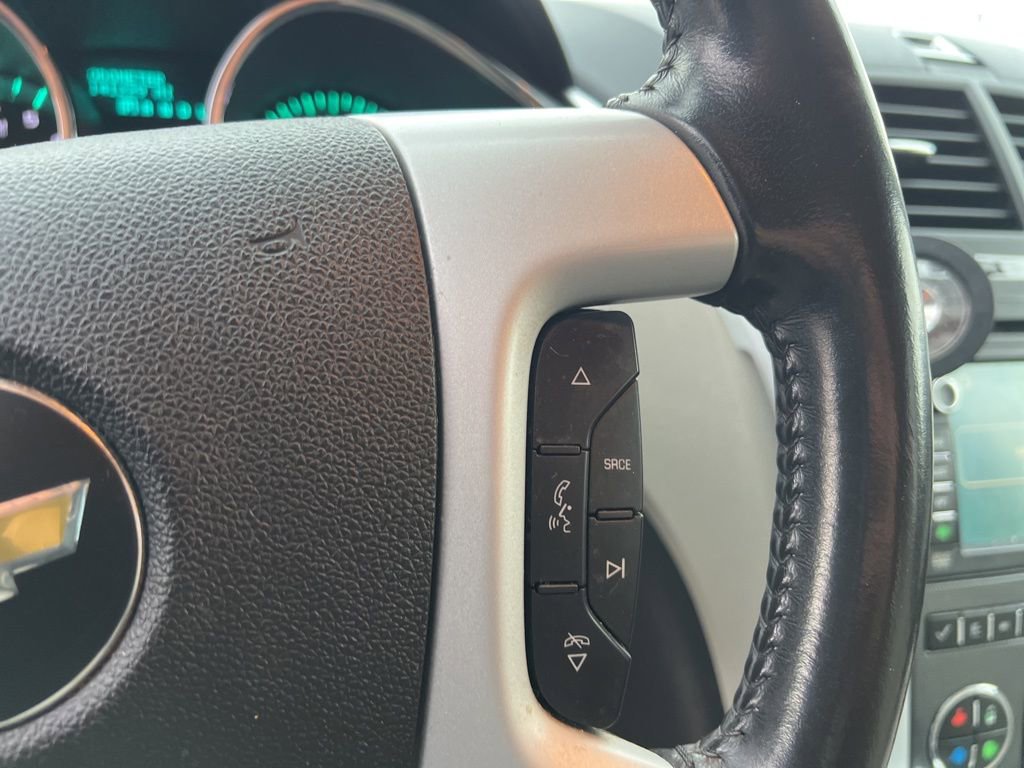 Used 2011 Chevrolet Traverse LTZ image 20