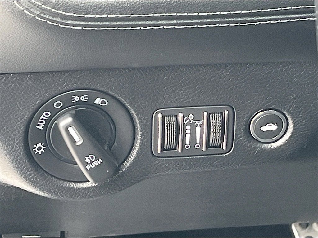 Used 2021 Dodge Challenger R/T w/ Plus Package image 10