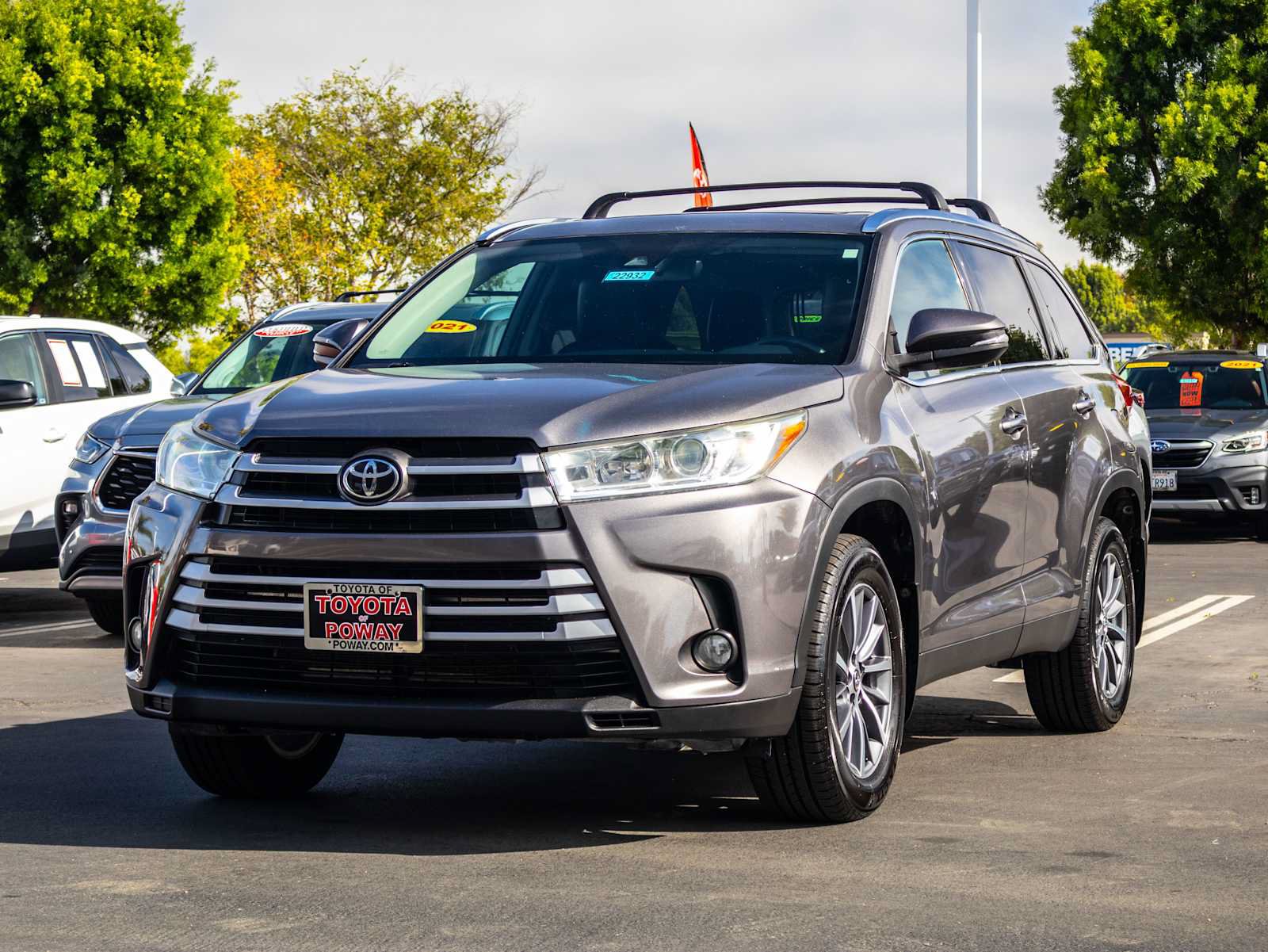 Certified 2019 Toyota Highlander XLE FWD image 3