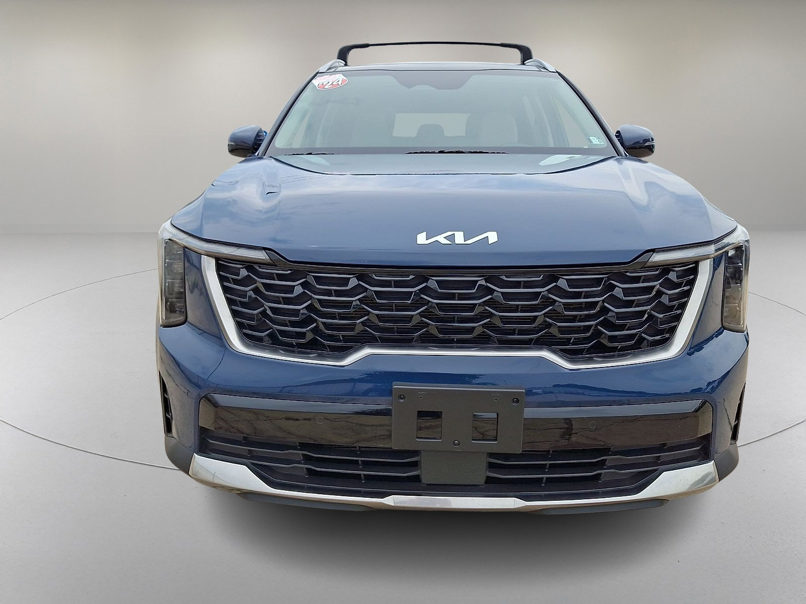 Used 2024 Kia Sorento S w/ Panoramic Sunroof Package FWD image 3