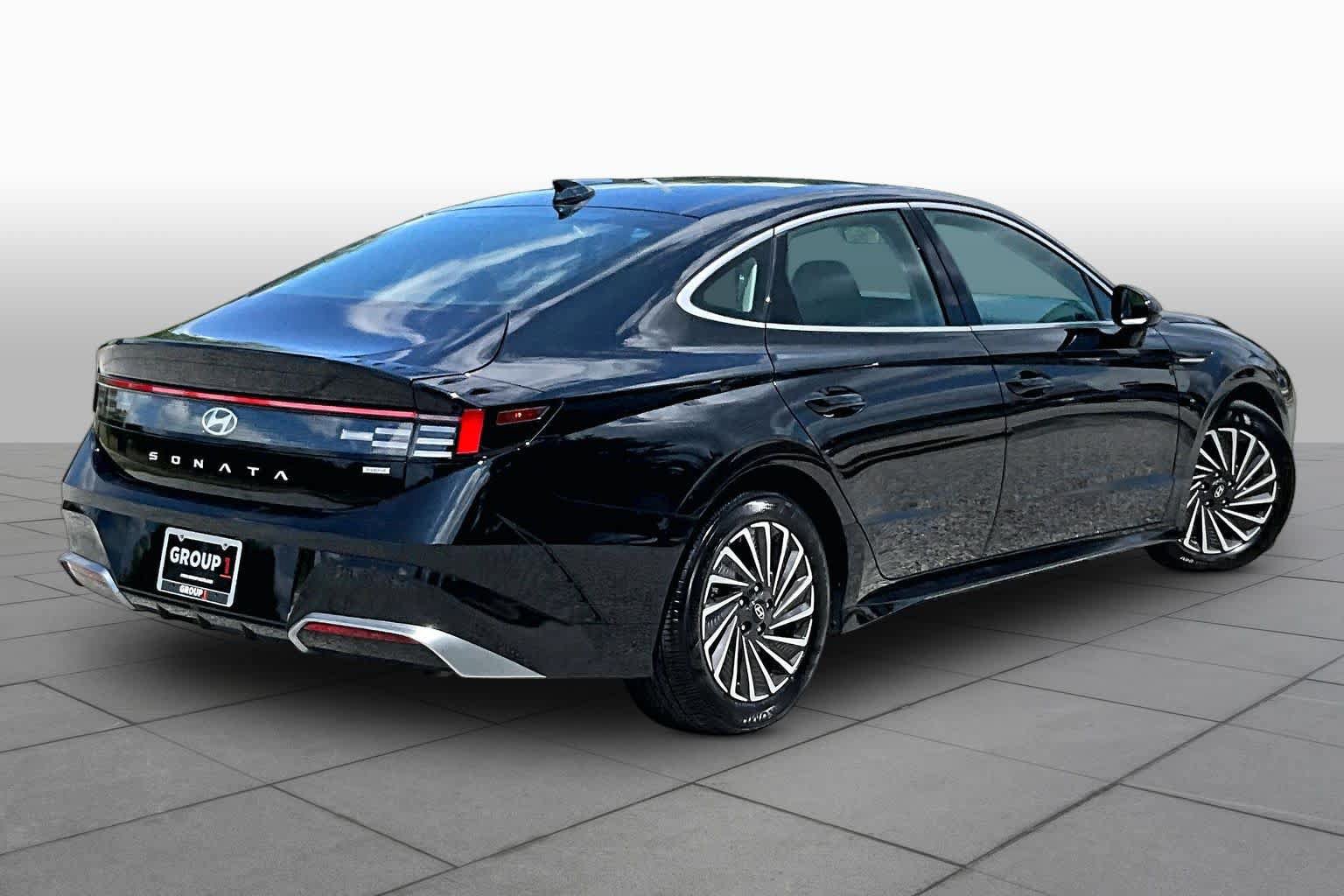 Used 2026 Hyundai Sonata SEL FWD image 13