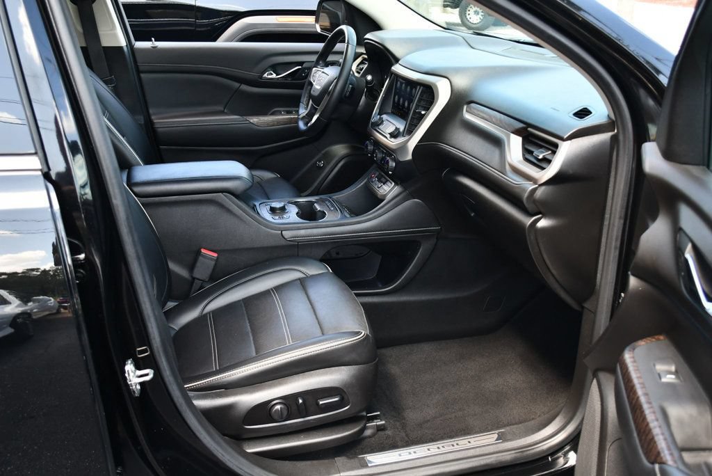 Used 2021 GMC Acadia Denali w/ Denali Technology Package FWD image 21