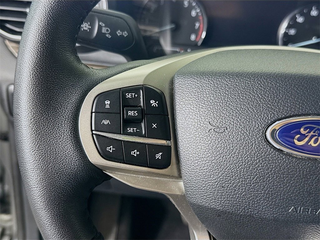 Used 2024 Ford Explorer Limited image 21