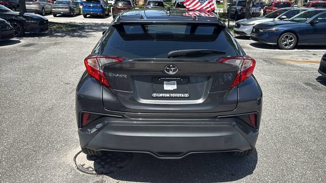Used 2022 Toyota C-HR XLE FWD image 6