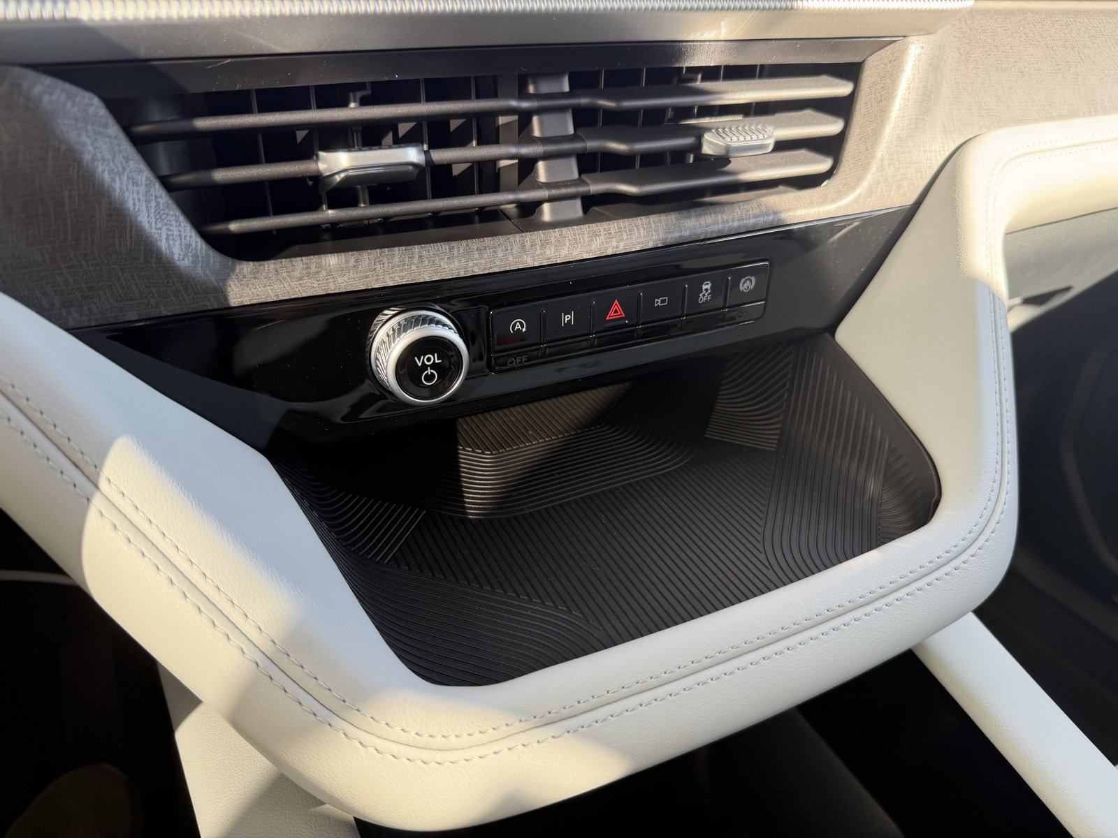 New 2026 Ford Explorer Platinum image 30