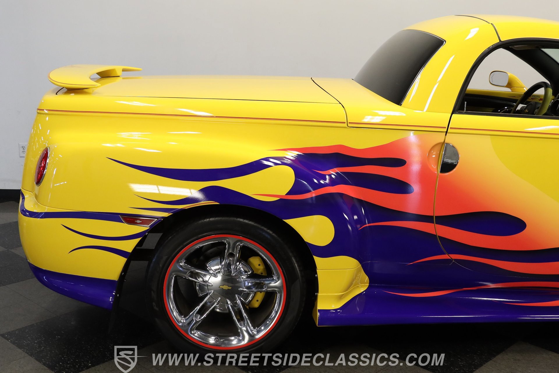 Used 2005 Chevrolet SSR w/ Preferred Equipment Group RWD image 27