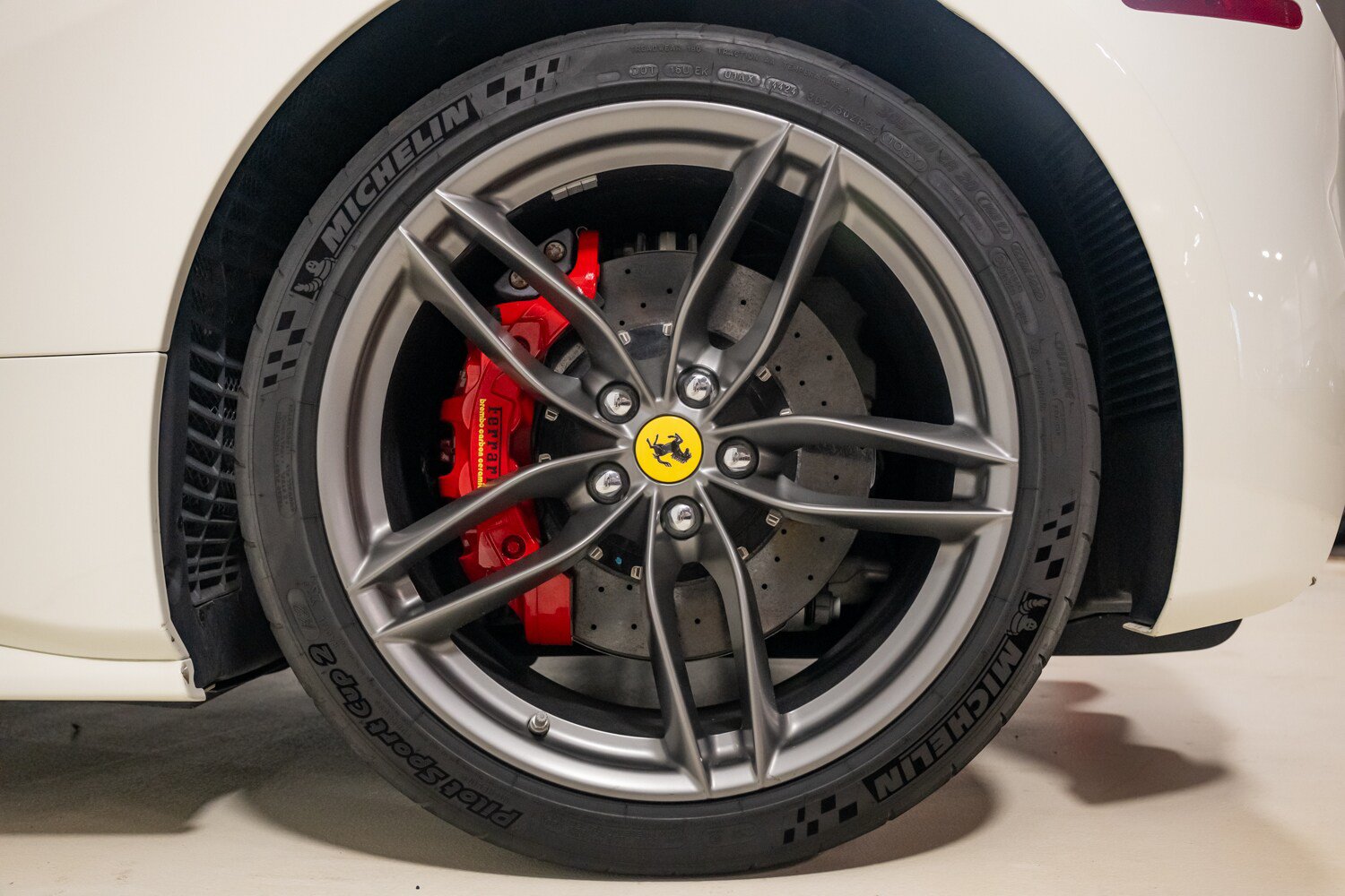 Used 2017 Ferrari 488 GTB RWD image 14