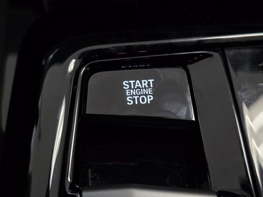 Used 2026 BMW 530i xDrive w/ Premium Package image 40