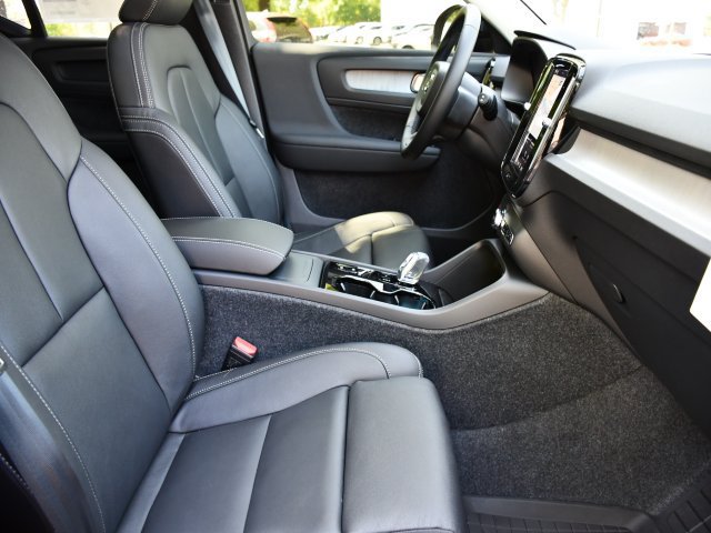 New 2026 Volvo XC40 B5 Plus w/ Protection Package Premier AWD/4WD image 25
