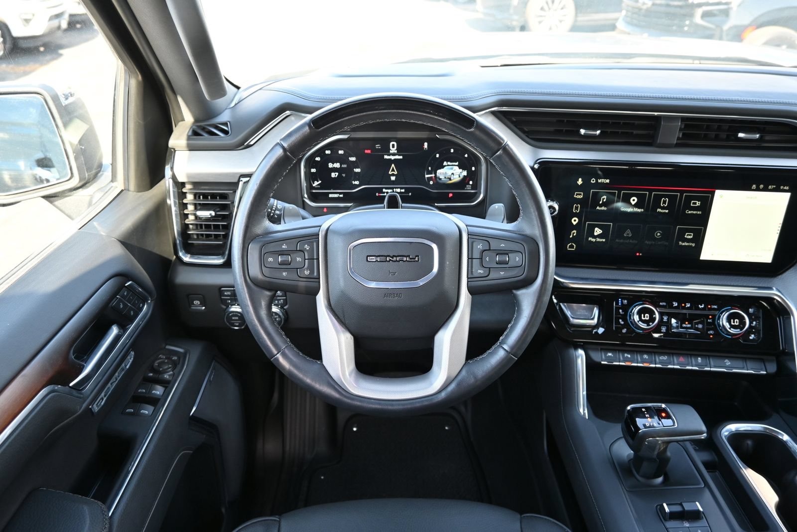 Used 2025 GMC Sierra 1500 Denali AWD/4WD image 9