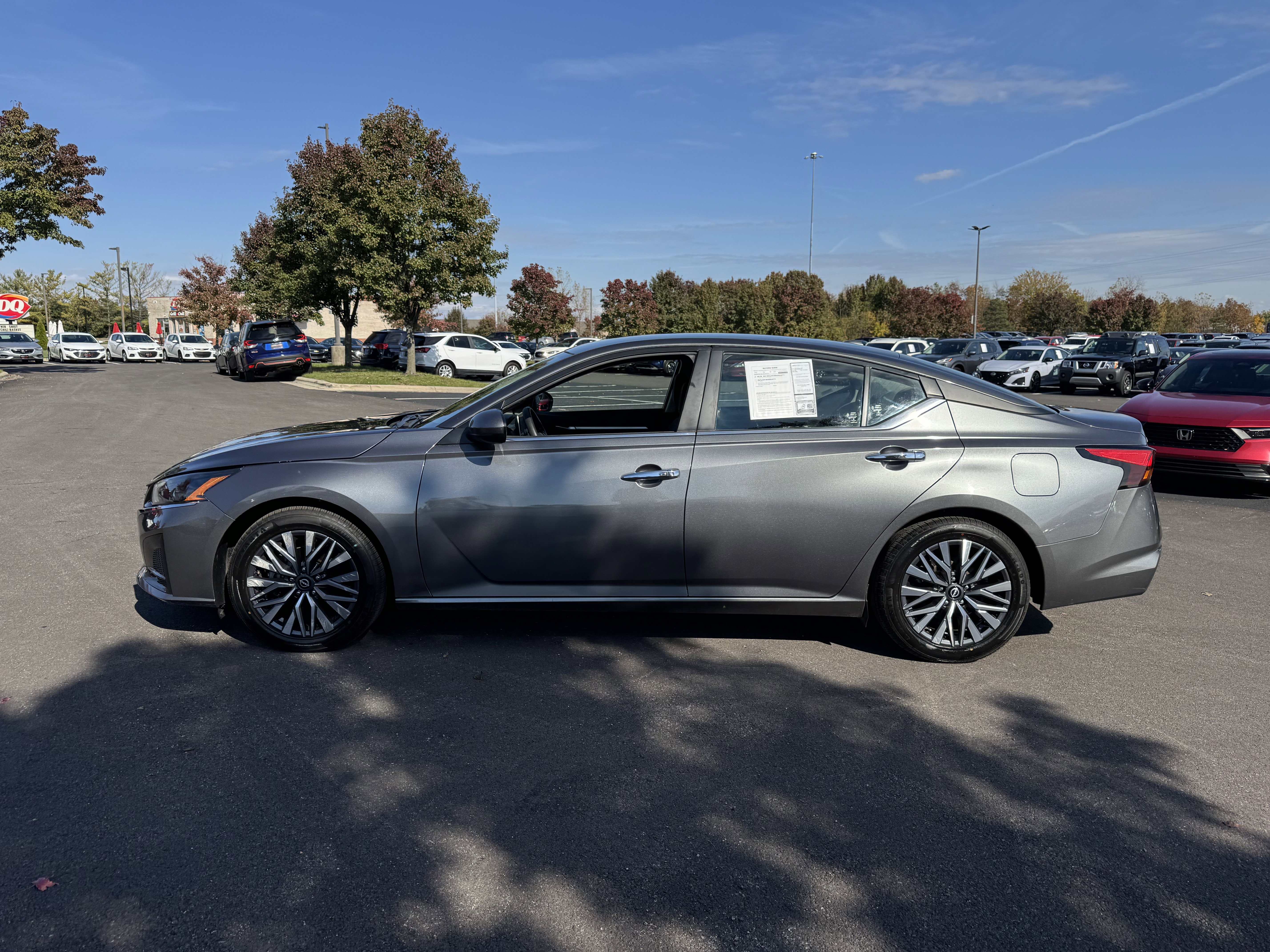 Used 2023 Nissan Altima 2.5 SV image 9