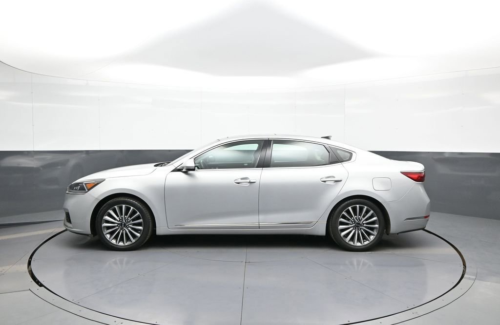 Certified 2017 Kia Cadenza Technology FWD image 9