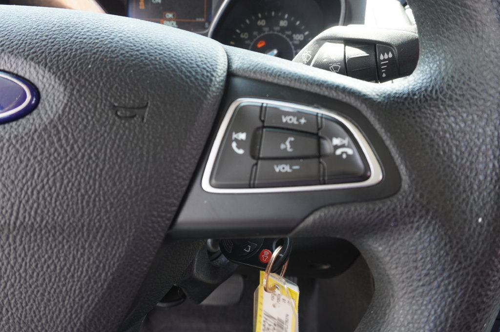 Used 2015 Ford Focus SE w/ Reverse Sensing Package FWD image 23