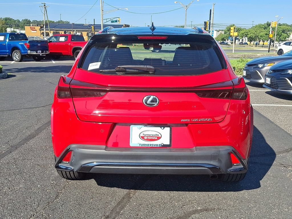 Used 2024 Lexus UX 250h F Sport AWD/4WD image 5