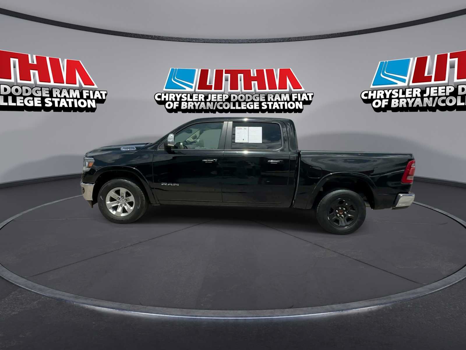 Used 2019 RAM 1500 Laramie w/ Trailer Tow Group AWD/4WD image 5