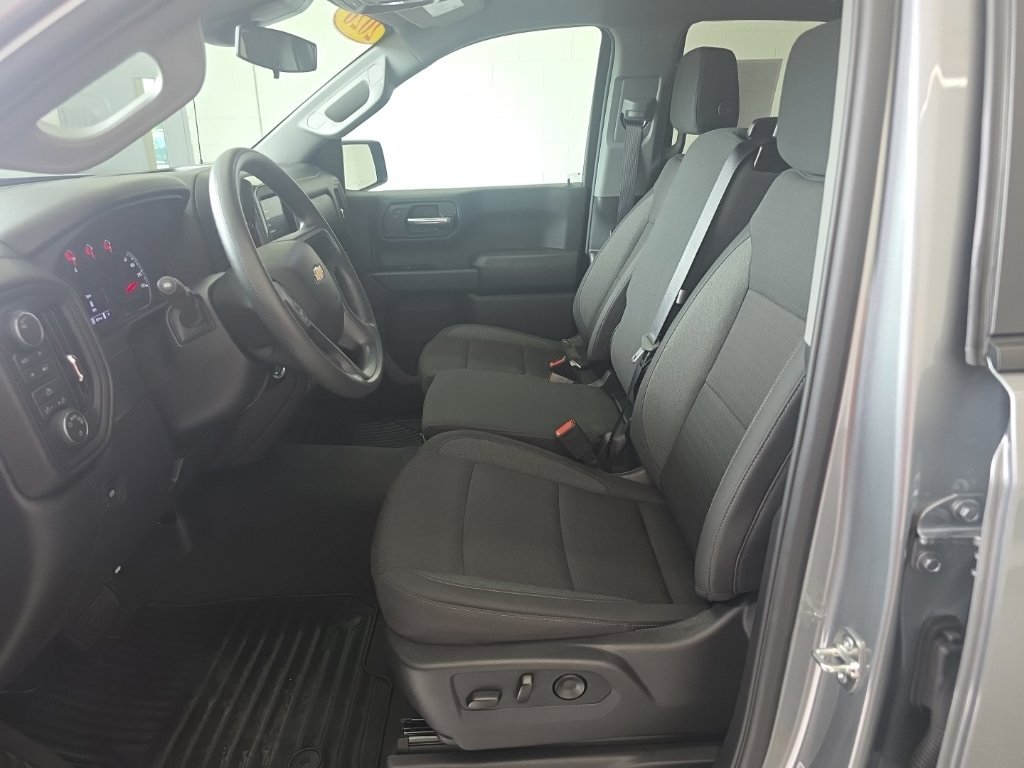 Used 2026 Chevrolet Silverado 1500 Custom w/ Turbomax Blackout Package AWD/4WD image 36