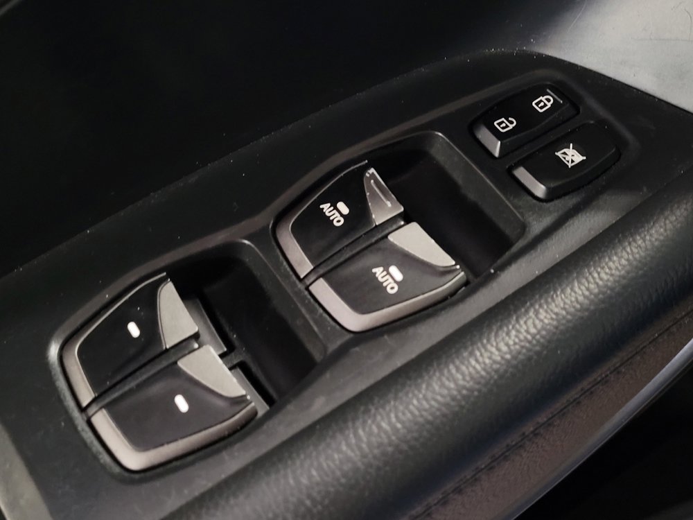 Used 2017 Hyundai Santa Fe Limited FWD image 27