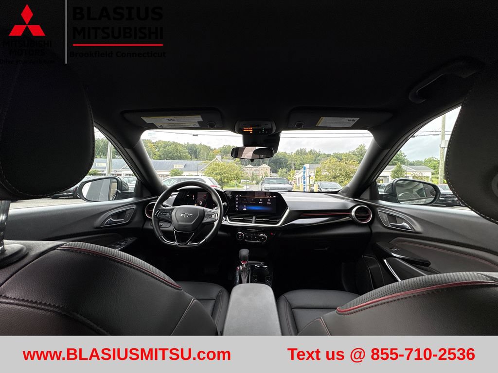 Used 2024 Chevrolet Trax RS w/ Driver Confidence Package FWD image 35