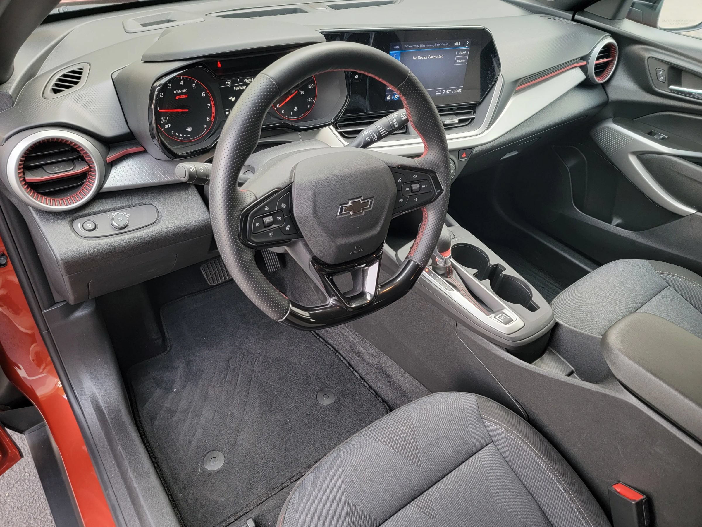 Used 2024 Chevrolet Trax RS w/ Driver Confidence Package FWD image 9