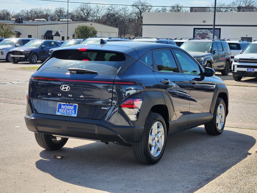 Certified 2025 Hyundai Kona SE image 7