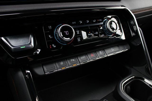 Used 2024 GMC Sierra 2500 AT4 w/ AT4 Premium Plus Package image 14