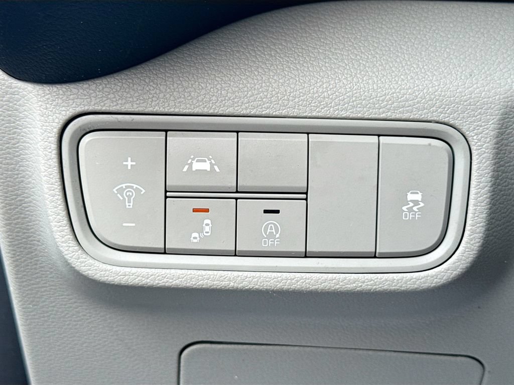 Certified 2022 Kia Soul LX w/ Technology Package FWD image 13