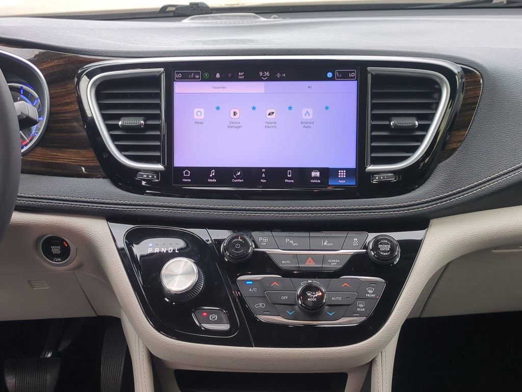 Used 2022 Chrysler Pacifica Limited FWD image 20