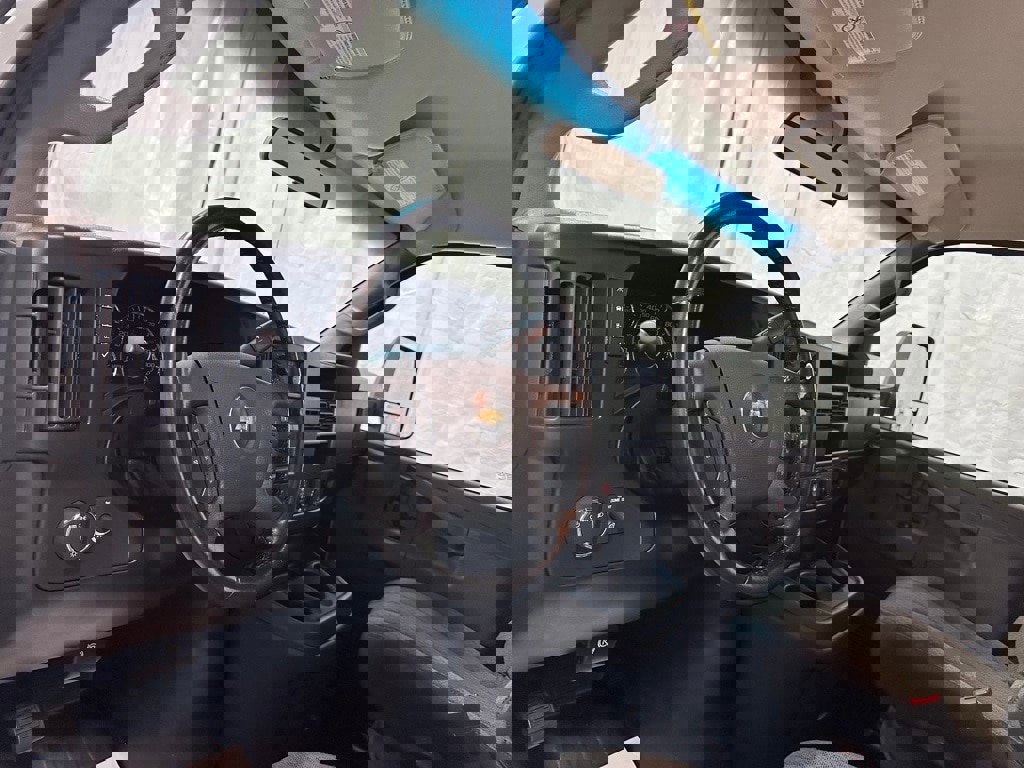 Used 2022 Chevrolet Express 3500 w/ Power Convenience Package image 17