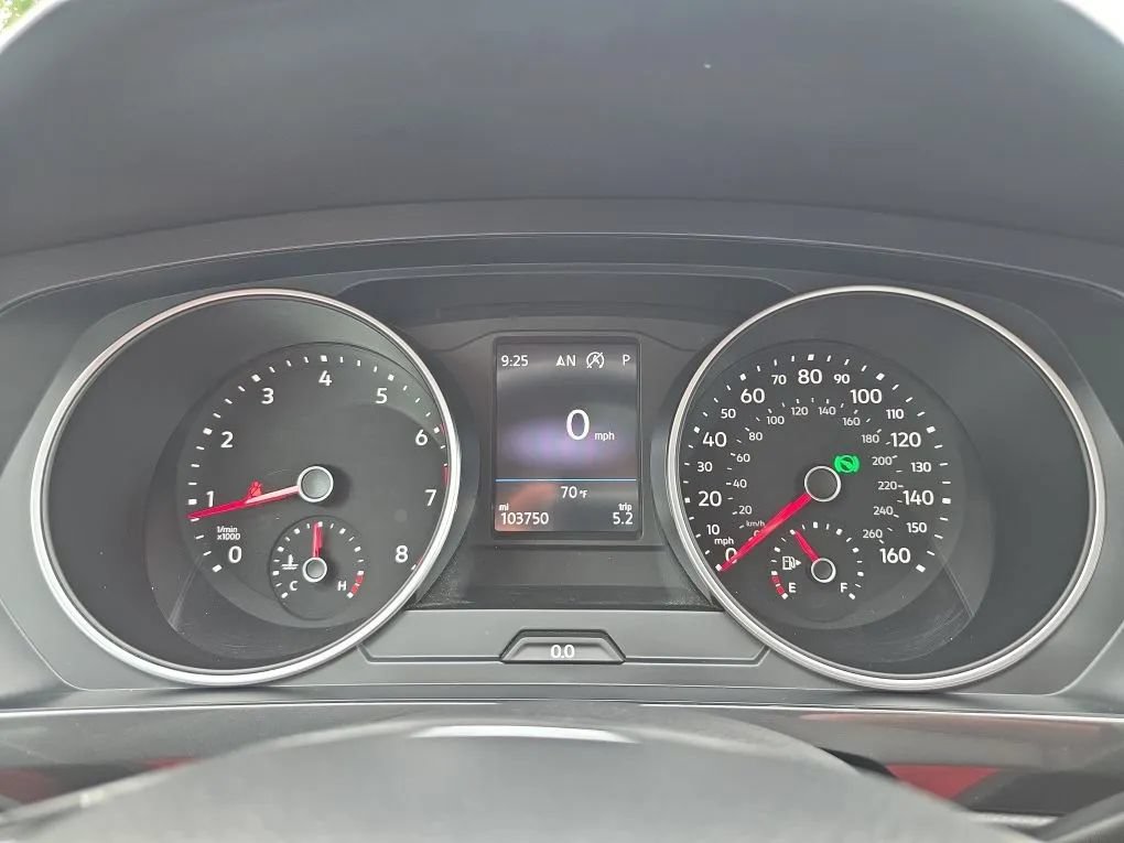 Used 2018 Volkswagen Tiguan SEL AWD/4WD image 19