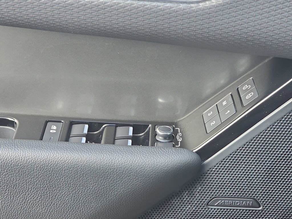 Used 2019 Land Rover Range Rover Velar S image 31