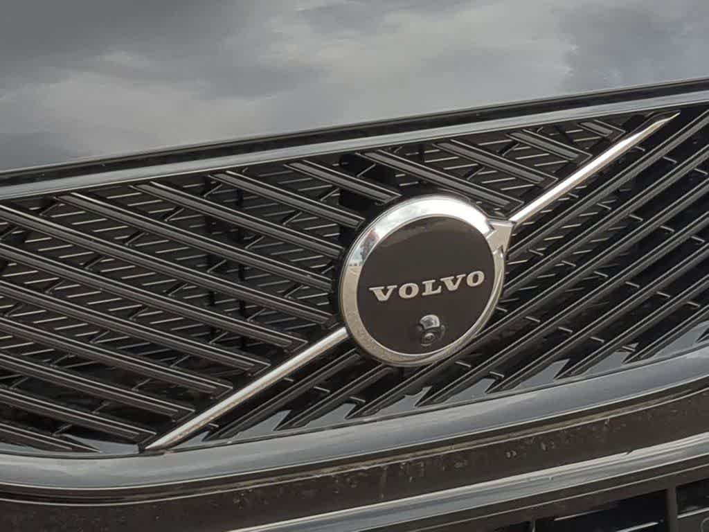 New 2026 Volvo XC60 B5 Plus w/ Protection Package Premier AWD/4WD image 11