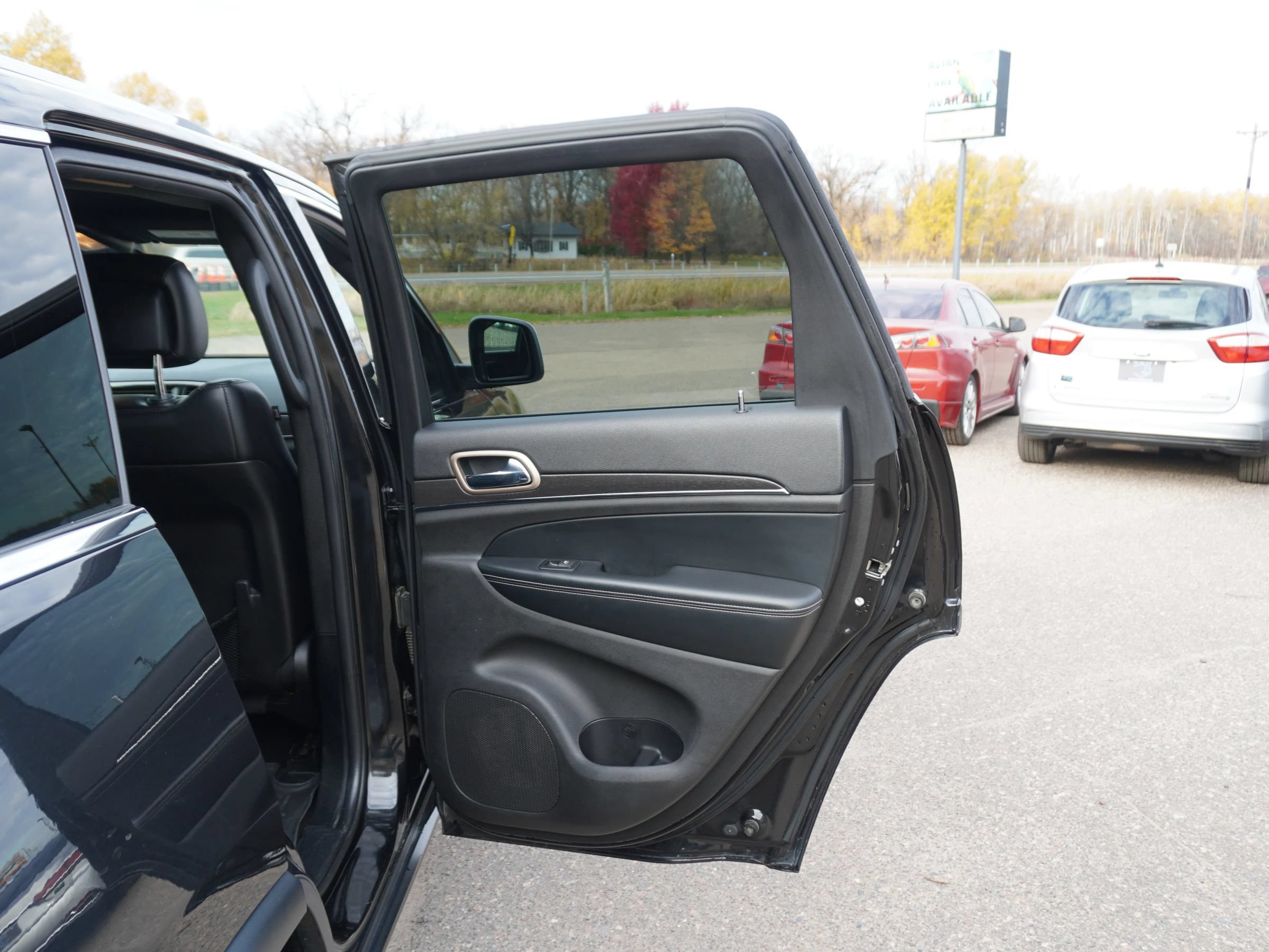 Used 2016 Jeep Grand Cherokee Limited AWD/4WD image 36
