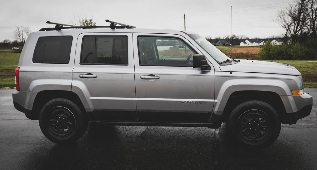 Used 2017 Jeep Patriot Sport w/ Power Value Group image 16