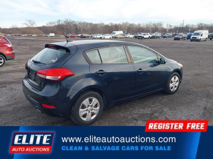 Used 2017 Kia Forte LX image 8